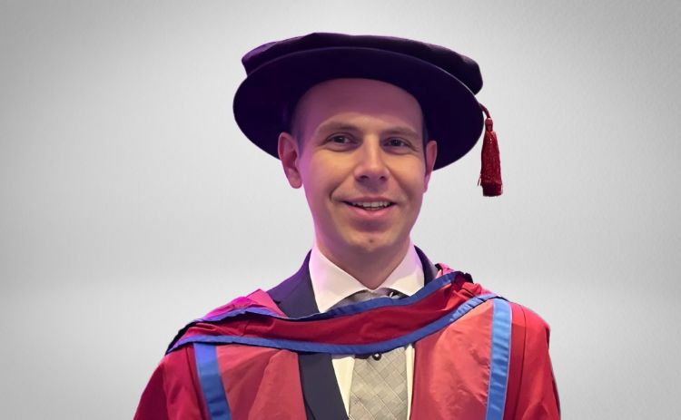 Headshot of Dr Brian Varian